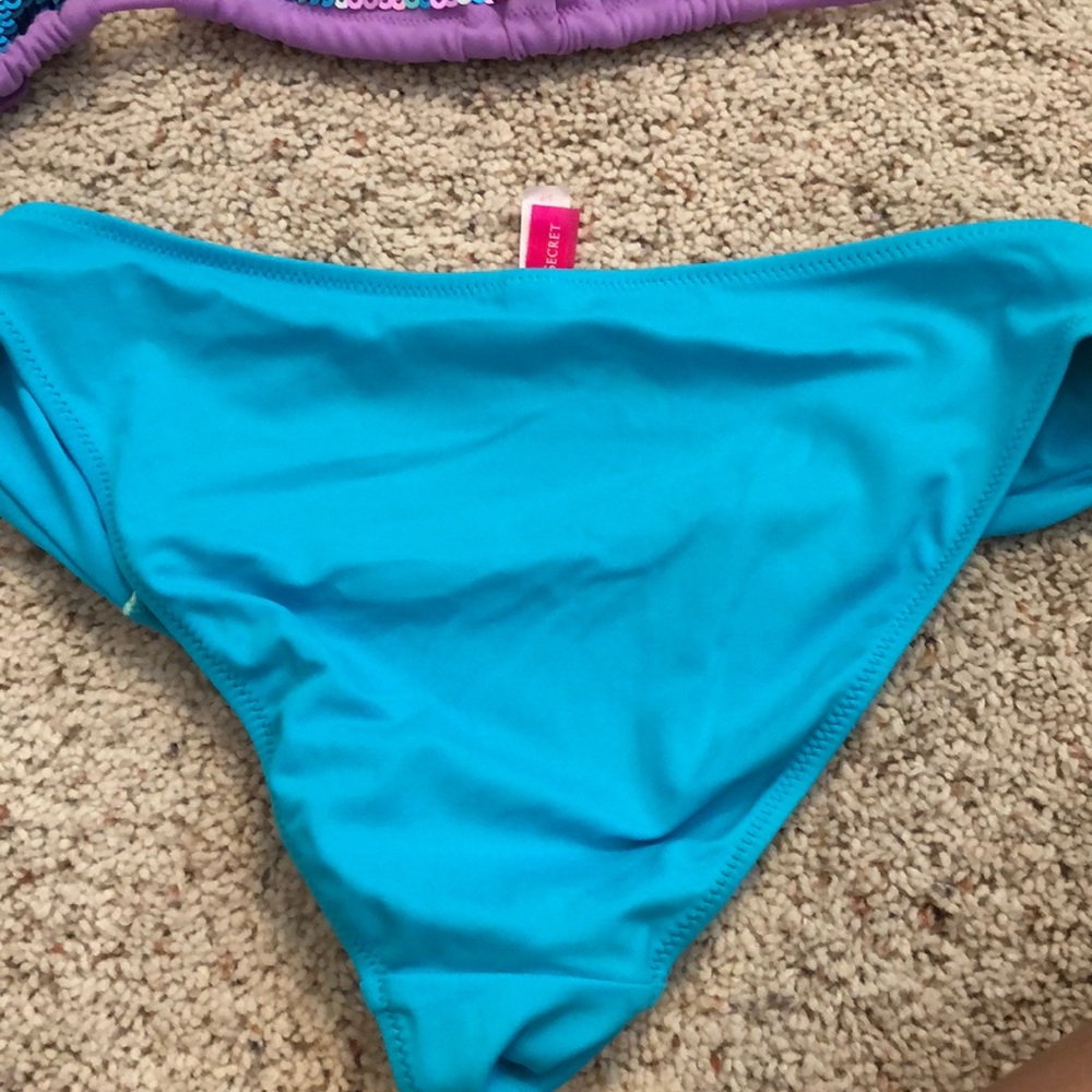 Bikini - Picture 5 of 5